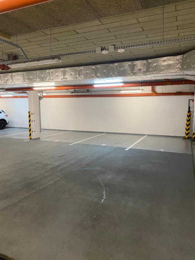The Elite Suite II Downtown Ac & Garage Parking Bratislava Exterior photo