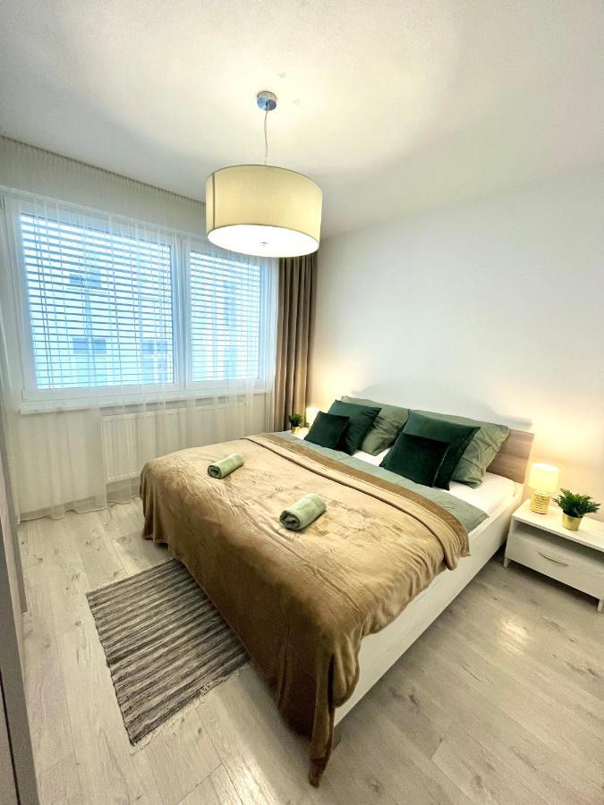 The Elite Suite II Downtown Ac & Garage Parking Bratislava Exterior photo